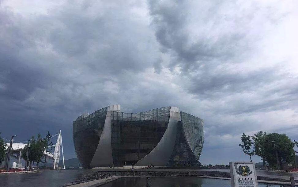 百川入海十来米，揭秘生肖之谜