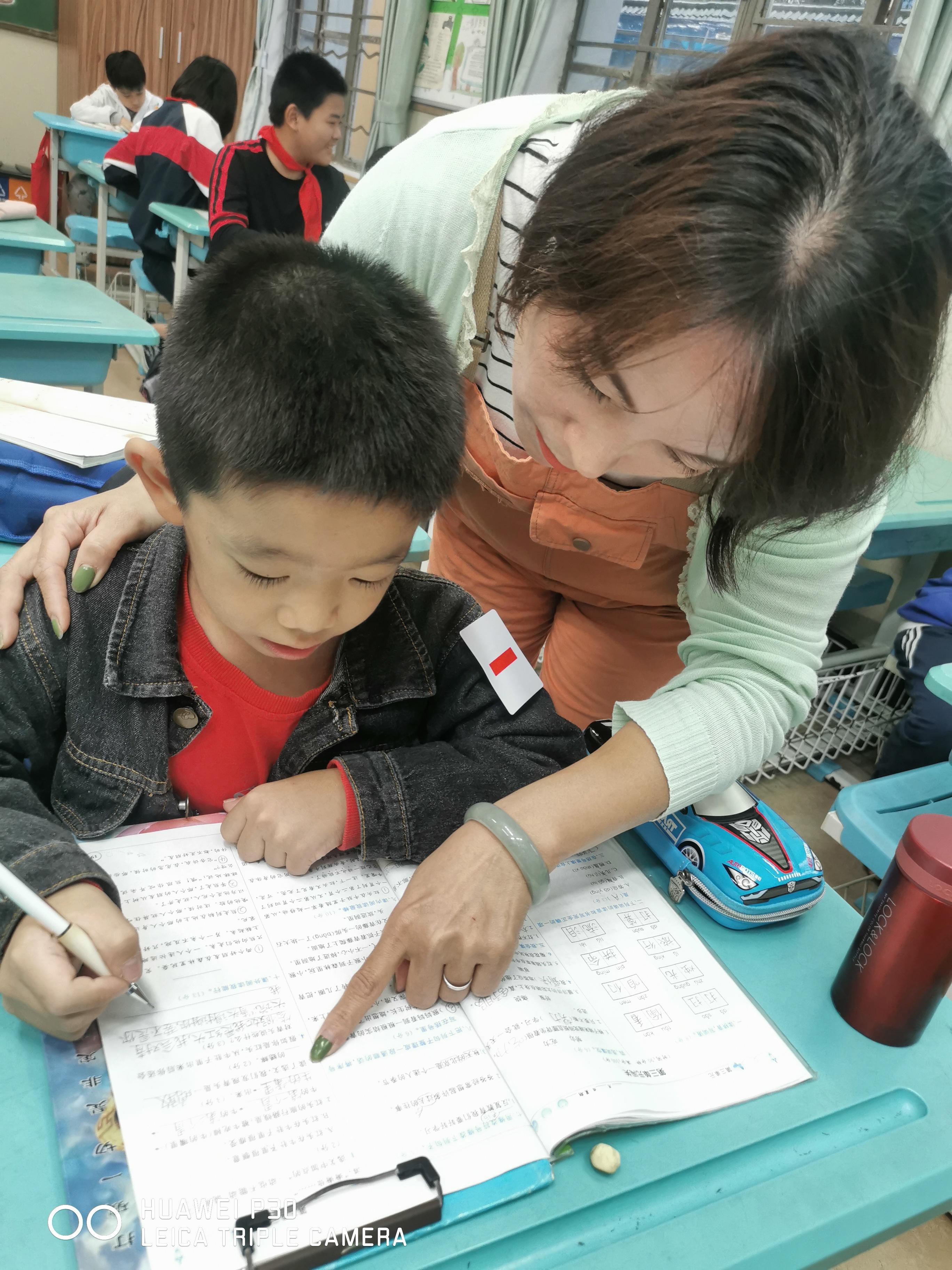 出乖露丑是什么生肖、谁来落实解答