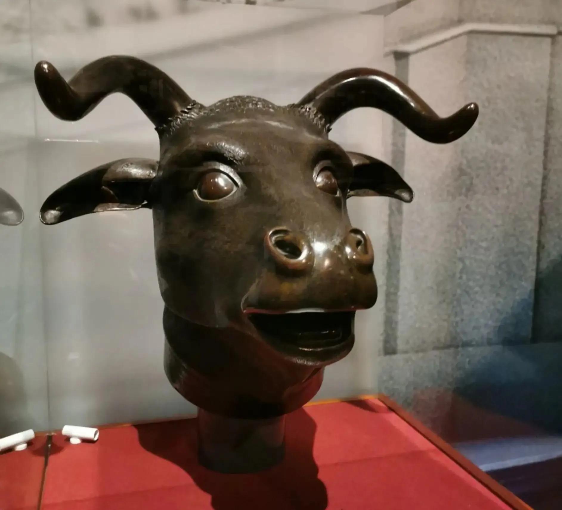 万马奔腾，生肖之谜与团结力量的深刻寓意